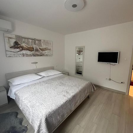 Apartman Tessa Vela Luka Exterior photo
