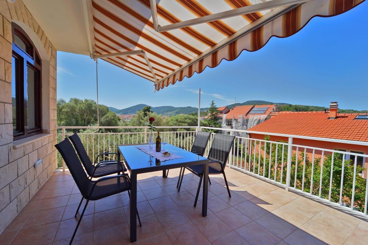 Apartman Tessa Vela Luka Exterior photo