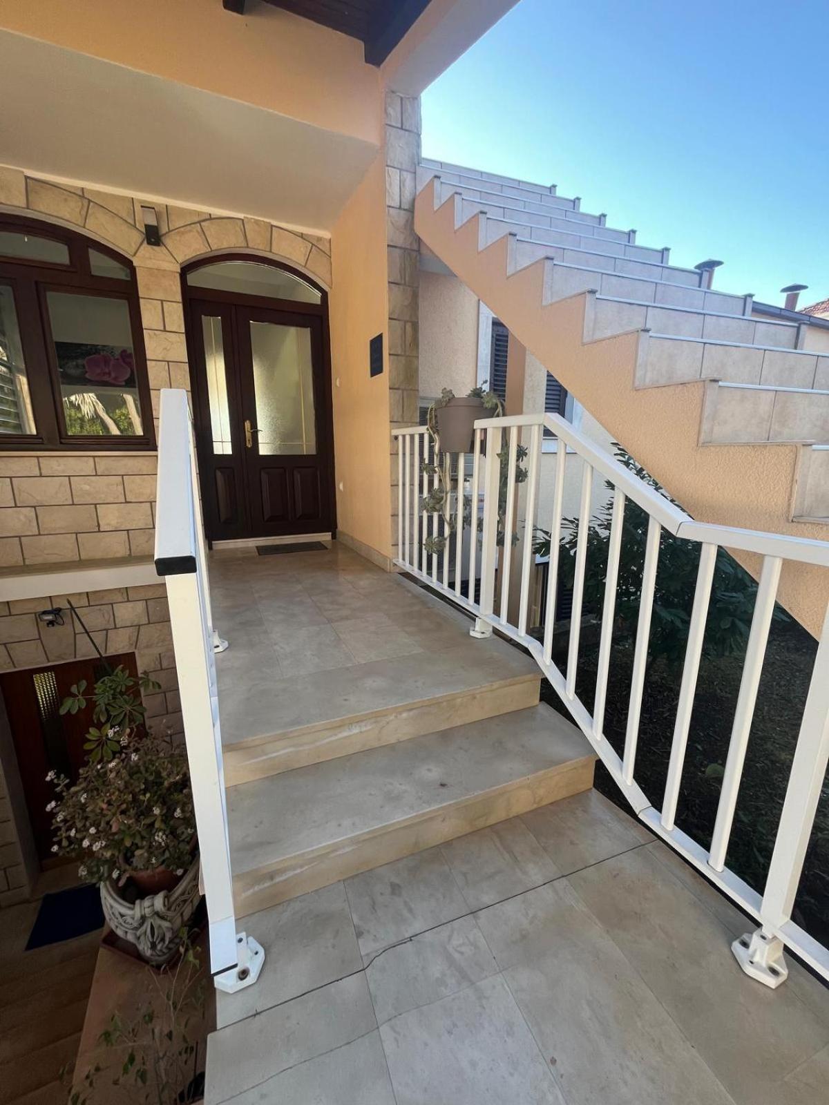 Apartman Tessa Vela Luka Exterior photo